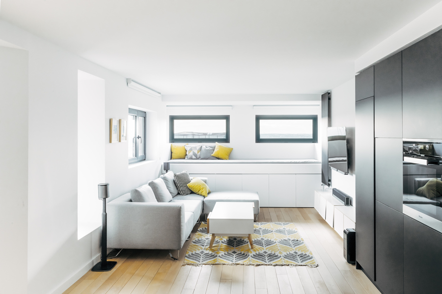 Salón con cama de día.