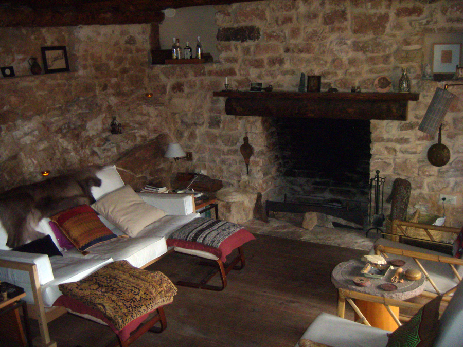 Salón con chimenea