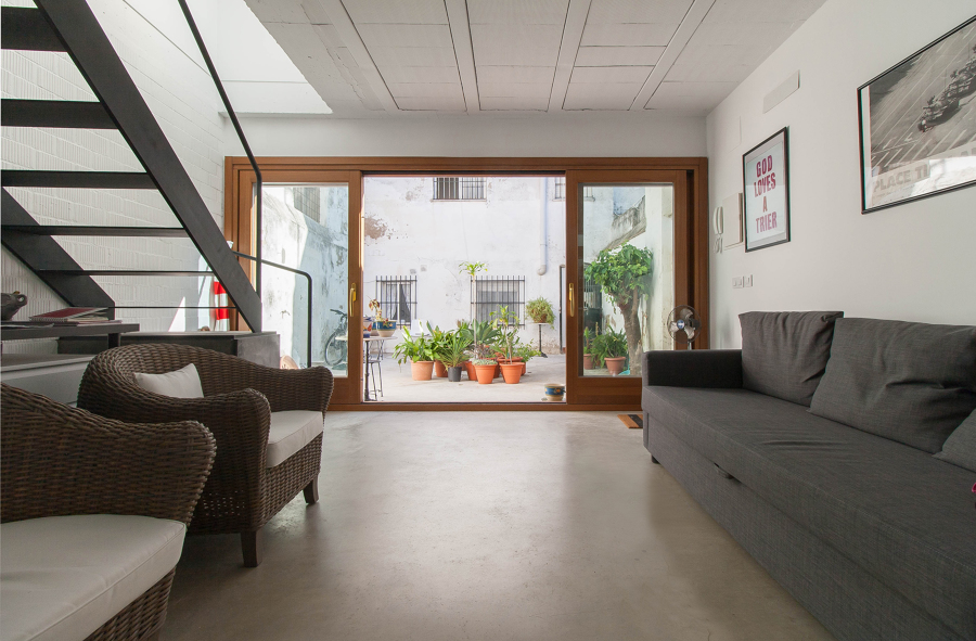 Salón con con vistas al patio