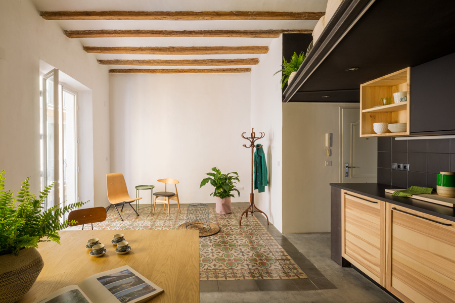 salón con vigas de madera