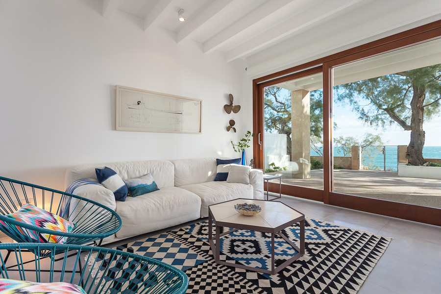 Salón con vistas al mar