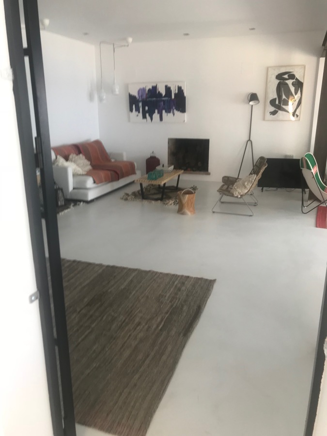 Salón MicroCemento blanco