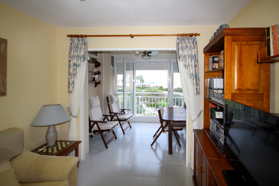 Salón y terraza - Antes