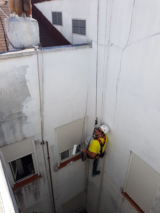 Saneado de patios interiores