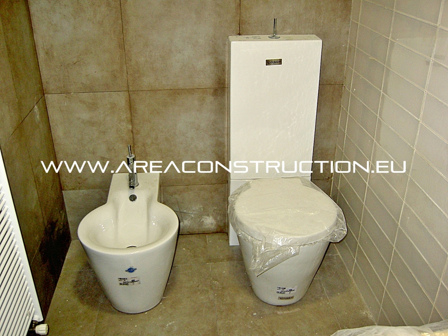 Sanitarios, inodoro y bidé.