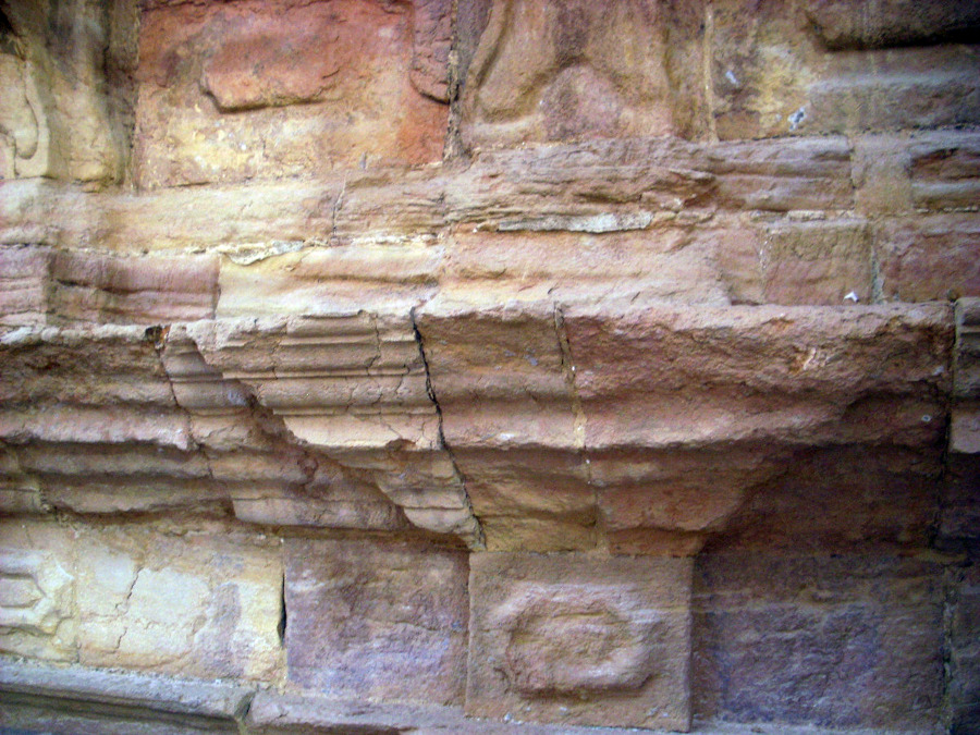 Rehabilitacion de Fachada. Cornisas