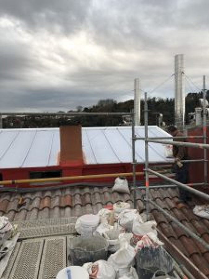 Se termina el montaje del policarbonato termosellado