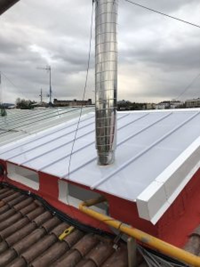 Se termina el montaje del policarbonato termosellado