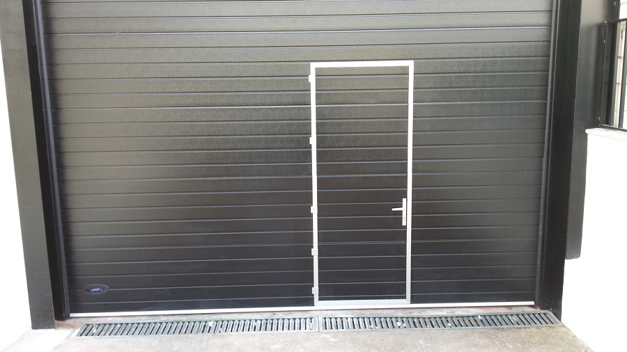 Seccional con portico insertado