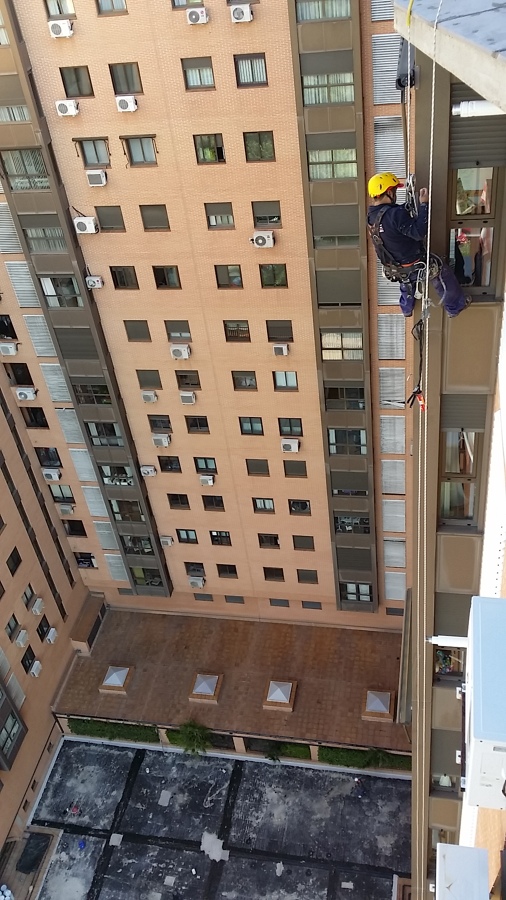 SELLADO DE CRISTALERAS