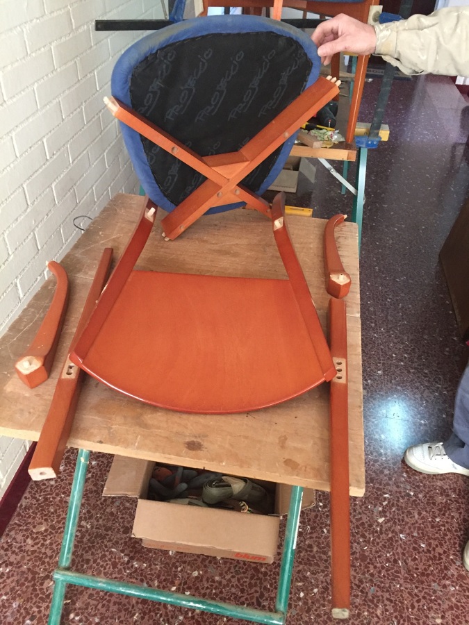 SILLA ANTES DE SER REPARADA