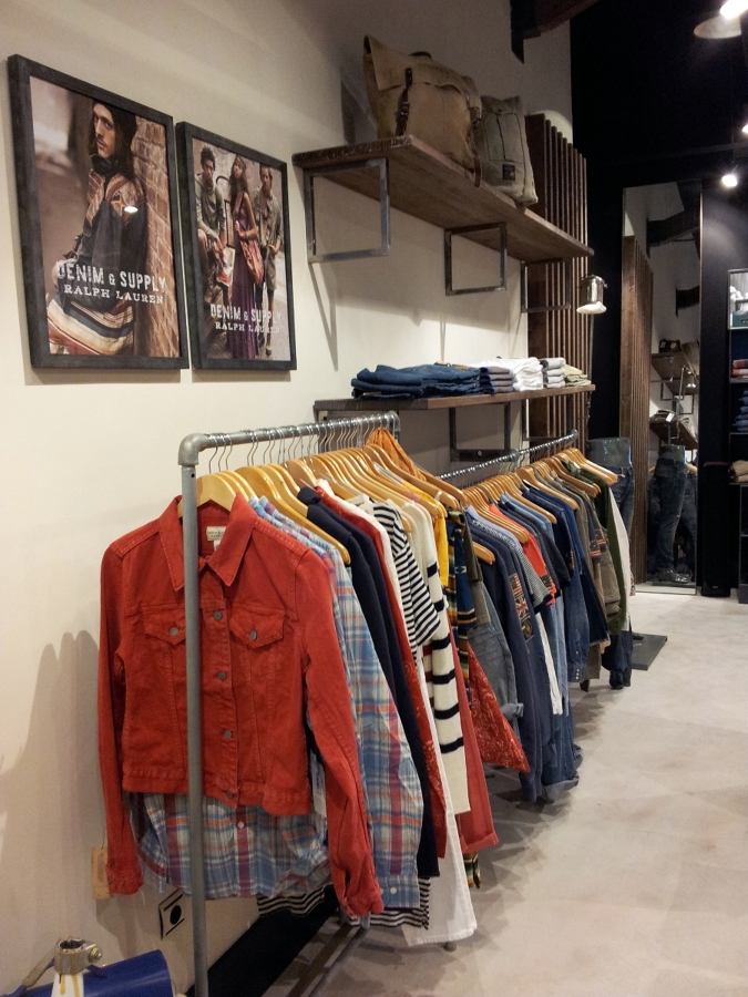 Simón Store, CC. Serrallo Plaza Granada.