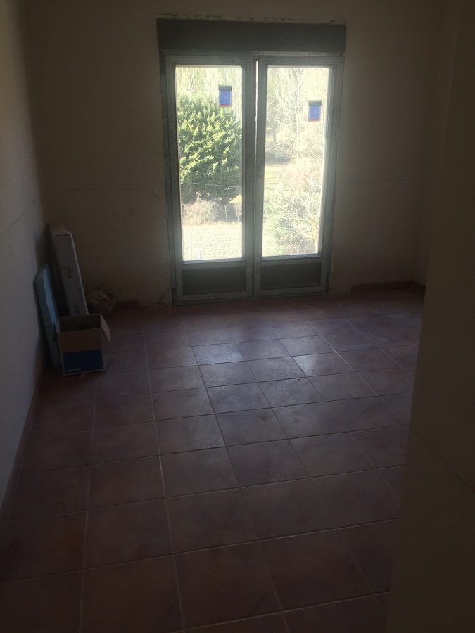 Solado y ventana 1 habitacion