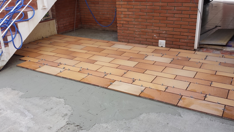 Solados y alicatados moya,s.l. - Patio