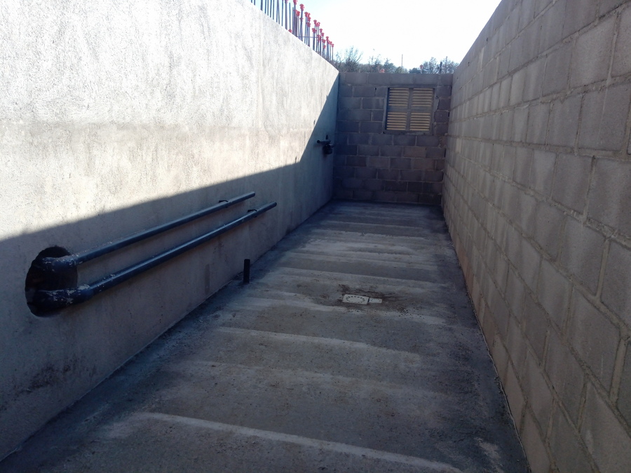 Solera del local técnico terminada.