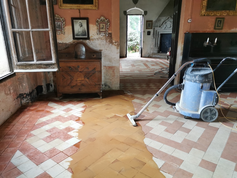 Suelo de barro cocido, Toba