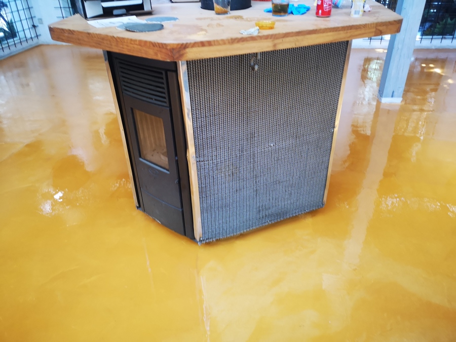 Suelo de restaurante en microcemento