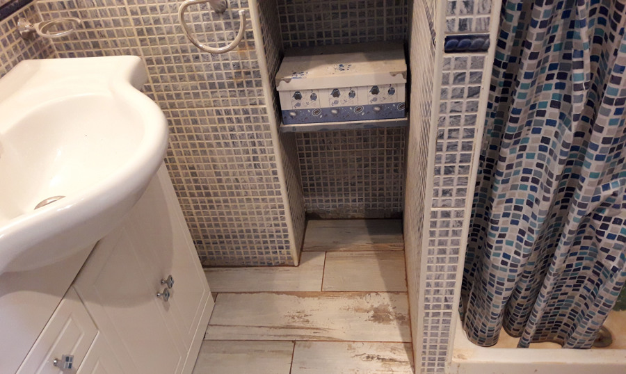 Suelo esquina baño parquet