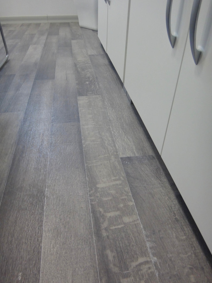 SUELO PVC IMITACIÓN TARIMA