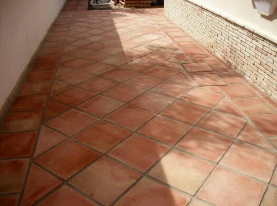 Suelo rústico en exteriores