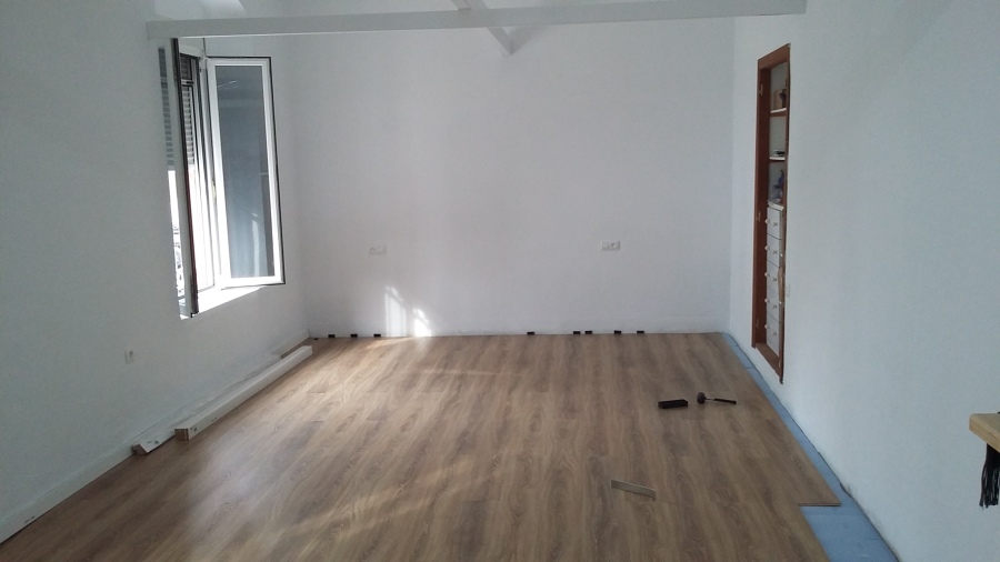 COLOCACIÓN SUELO PARQUET SALA TRX