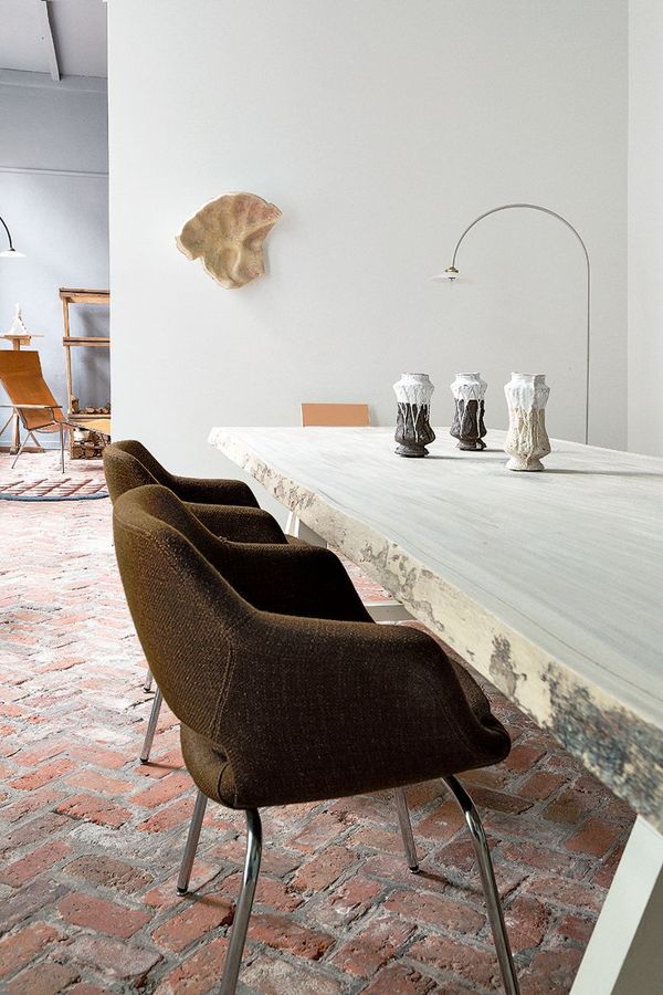 Suelos de ladrillo rojo.