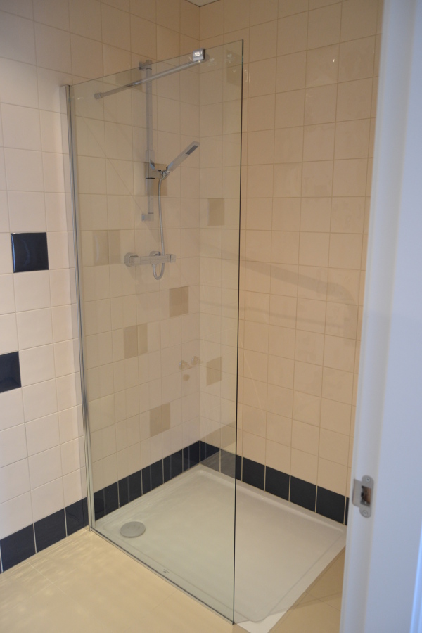 Suministro E Instalación De Mamparas Vidrio Para Baños