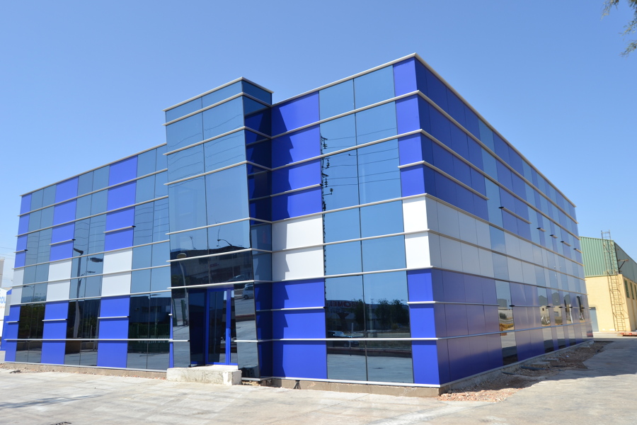 Suministro E Instalación De Muro Cortina Ala De Avión Combinado Con Panel Composite