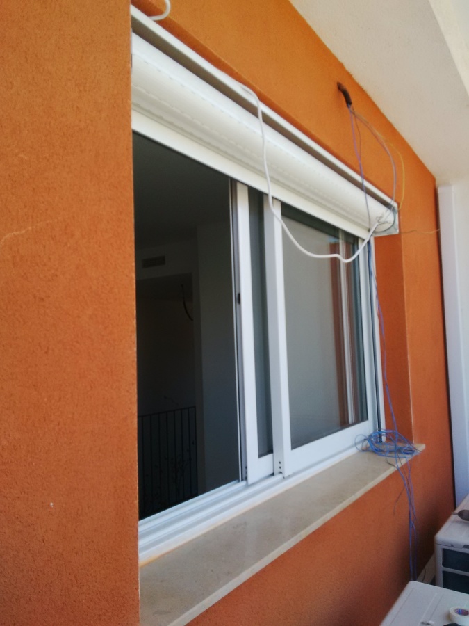 Suministro e instalación de persianas motorizadas