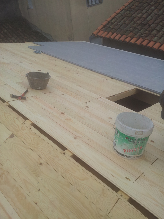 SUMINISTRO TARIMA DE PINO GALLEGO 17MM