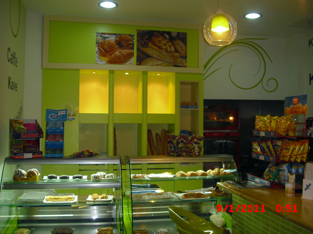 SUPERMERCADO + GRANJA CAFETERÍA