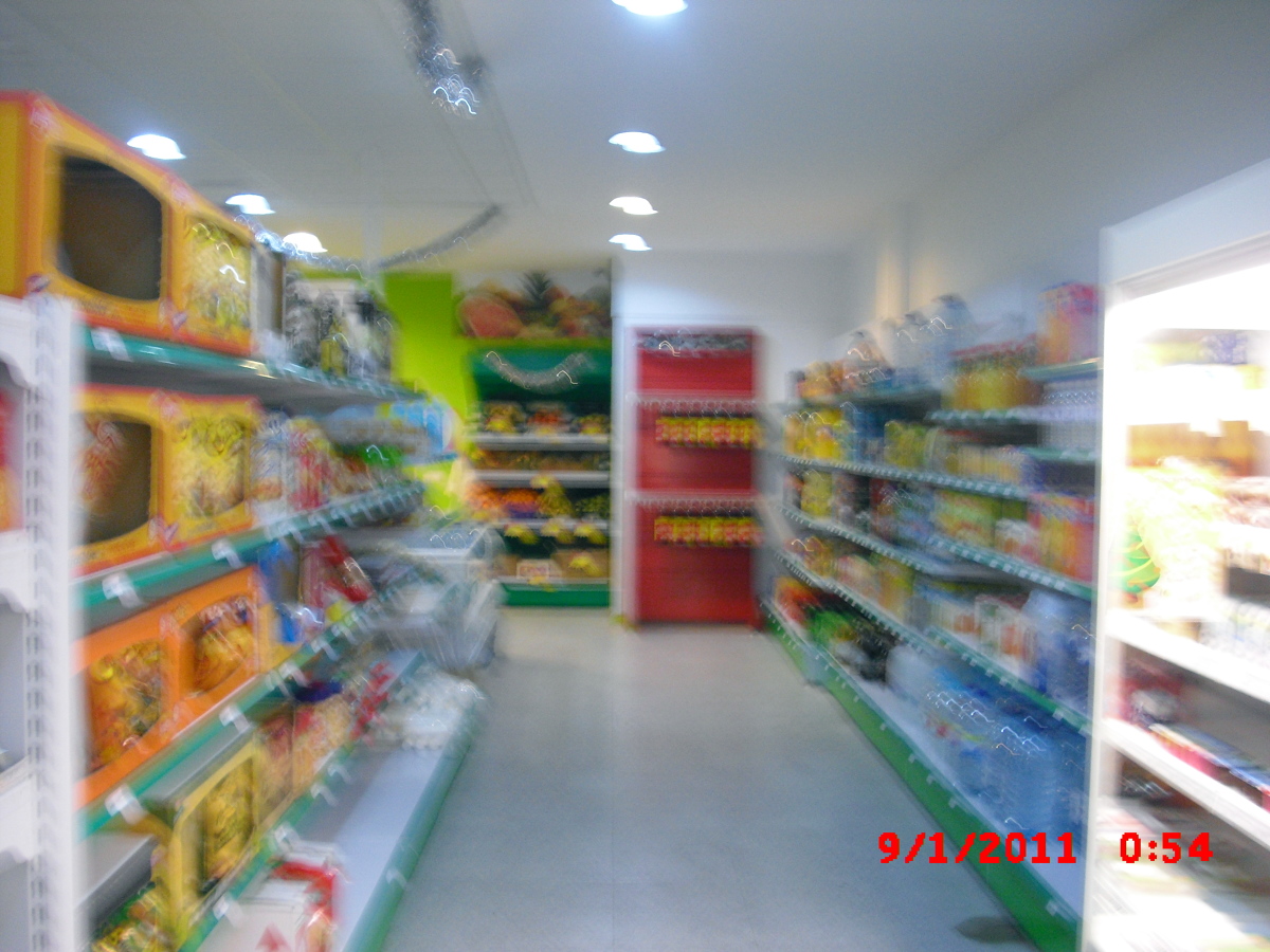 SUPERMERCADO + GRANJA CAFETERÍA