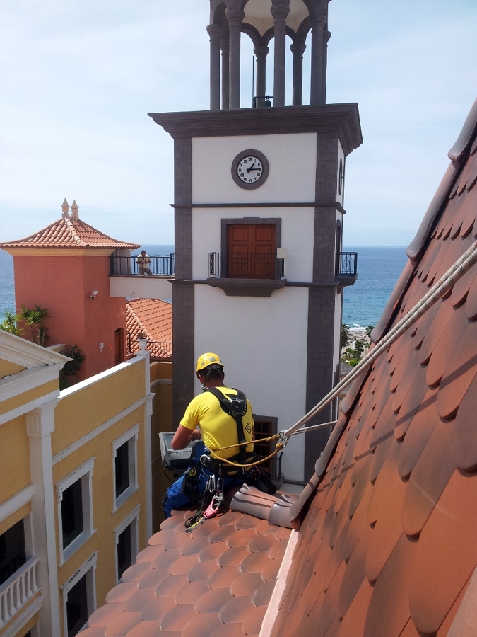 Sustitución de focos en el Hotel Bahía del Duque Tenerife