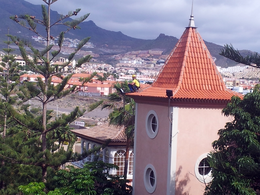 Sustitución de focos en el Hotel Bahía del Duque Tenerife