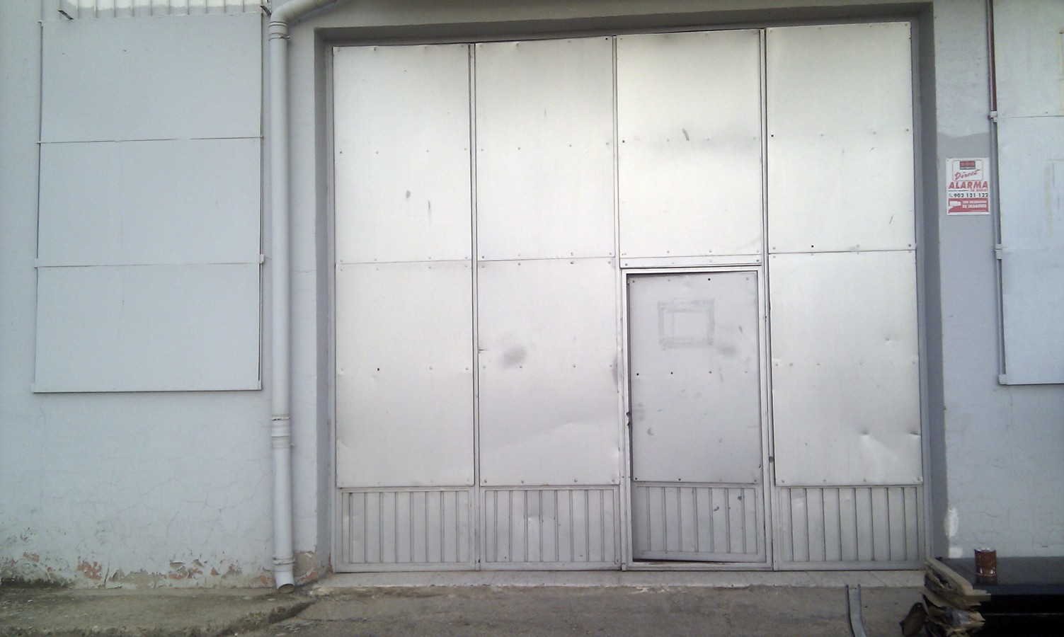 sustitucion de puertas para taller mecanico (antes)