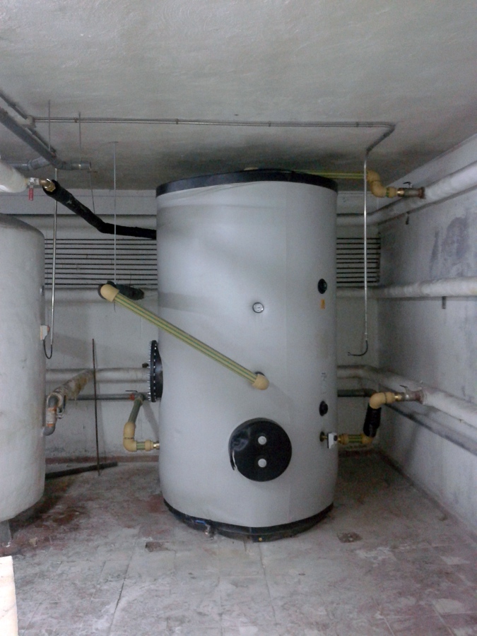 Sustitución depósito ACS en Comunidad de Propietarios