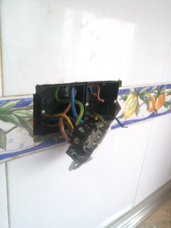 Sustitucion tomas de corriente