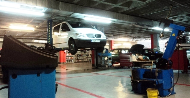 TALLER MECÁNICO EN AV PORTUGAL (TOLEDO)