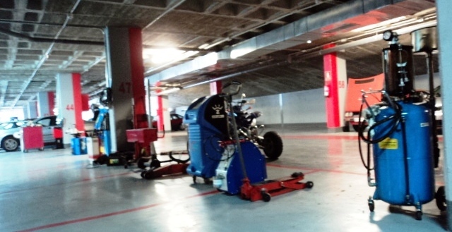 TALLER MECÁNICO EN AV PORTUGAL (TOLEDO)