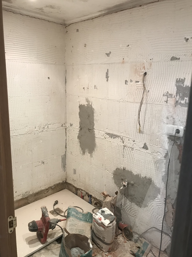 TAPADO DE ROZAS DE INSTALACIONES NUEVAS