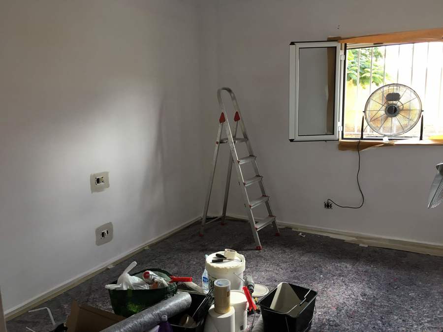 Tapar el rosa con blanco mate.