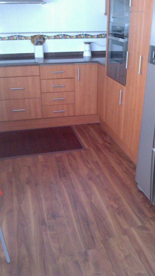 TARIMA DE VINILO EN COCINAS