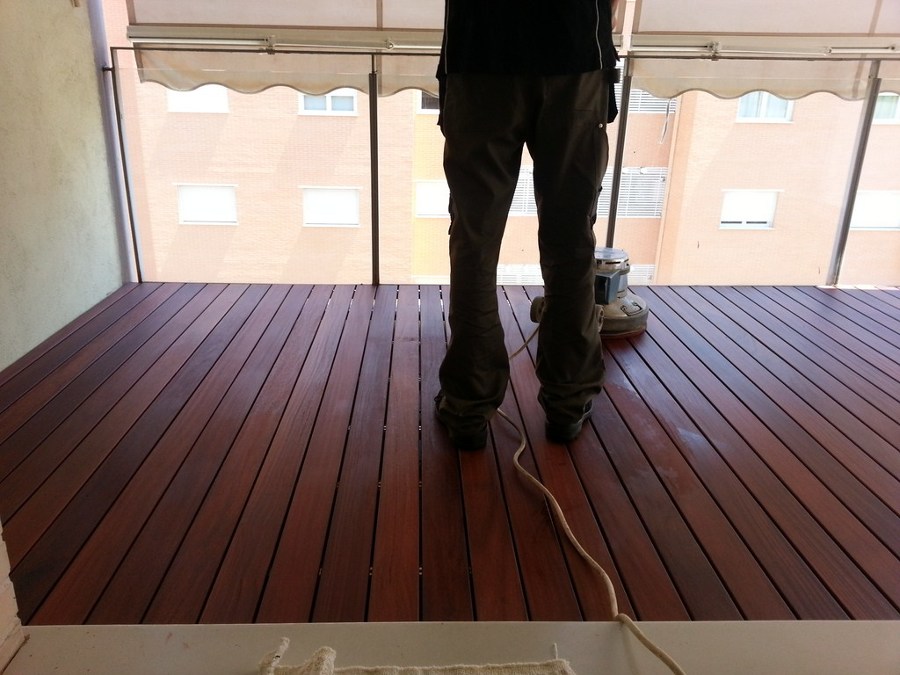 TARIMA EXTERIOR CUMARÚ EN BALCÓN