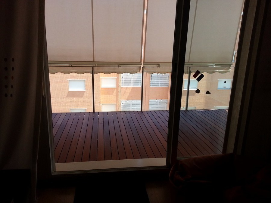 TARIMA EXTERIOR CUMARÚ EN BALCÓN