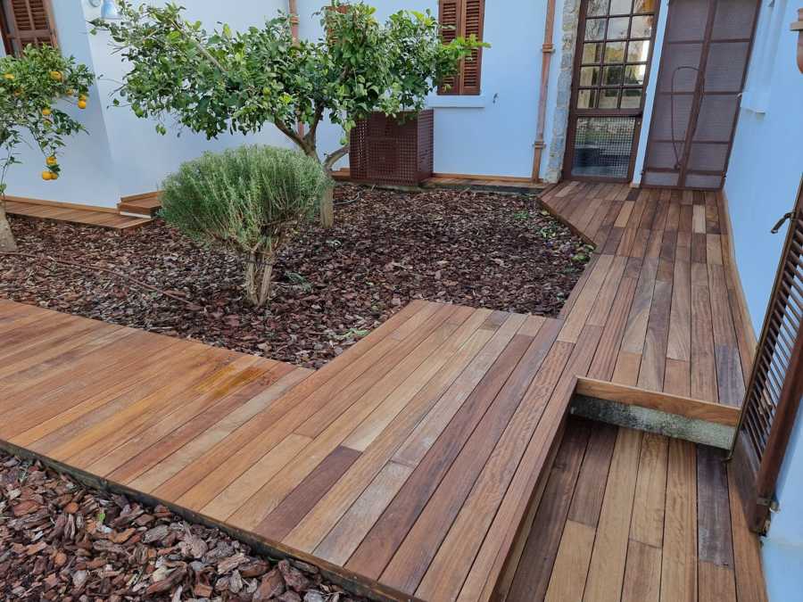 Tarima exterior de iroko