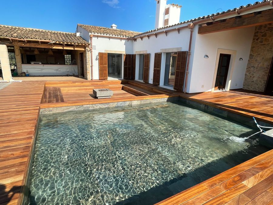 Tarima exterior de iroko