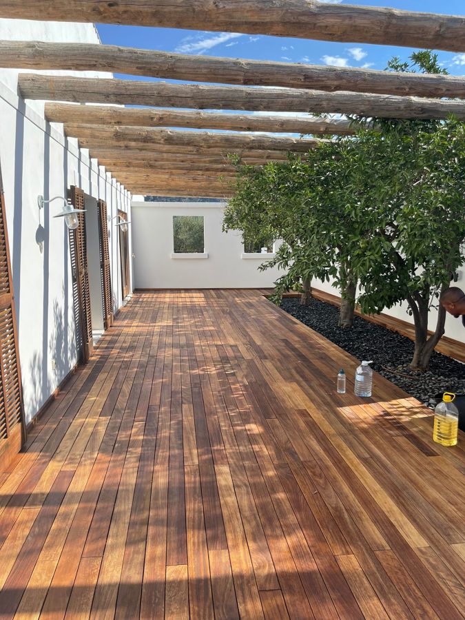 Tarima exterior de iroko