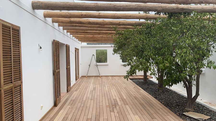 Tarima exterior de iroko