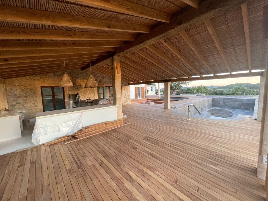 Tarima exterior de iroko