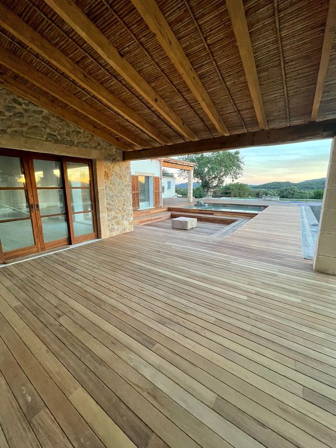 Tarima exterior de iroko